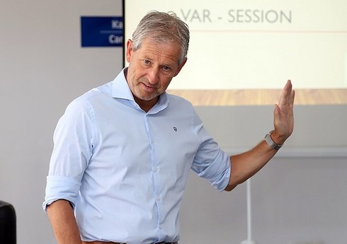 Frank De Blekere “Sabah” – “Turan Tovuz” matçındakı mübahisəli epizodu şərh edib Frank De Blekere “Sabah” – “Turan Tovuz” matçındakı mübahisəli epizodu şərh edib