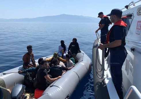 İzmir sahillərində 14 qeyri-qanuni miqrant yaxalanıb