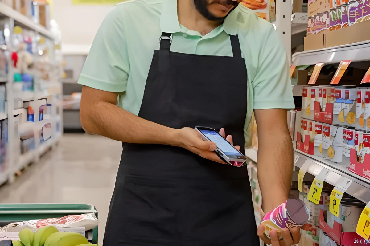 28 yaşlı şəxs işlədiyi mağazada öldü