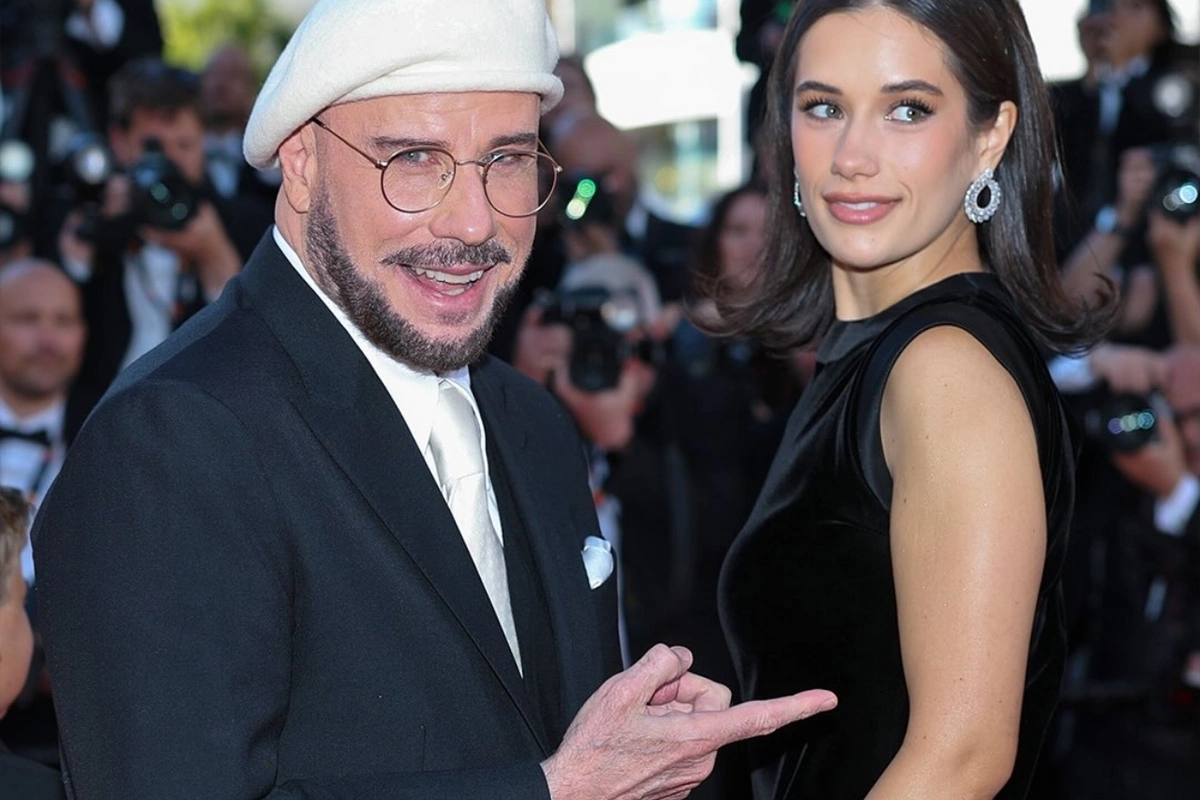 72 yaşlı Con Travolta illər sonra Kanna 26 yaşlı qızı ilə qatıldı