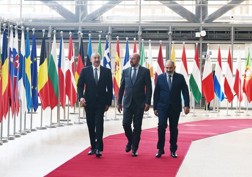 Aİ Brüssel görüşünü alqışlayıb