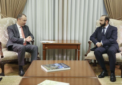 Aİ nümayəndəsi Ermənistanın XİN başçısı ilə Cənubi Qafqazı müzakirə edib