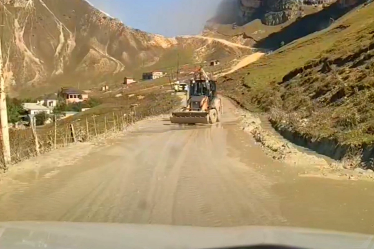 AAYDA: Laza kəndinin yolu lil və palçıqdan təmizlənib