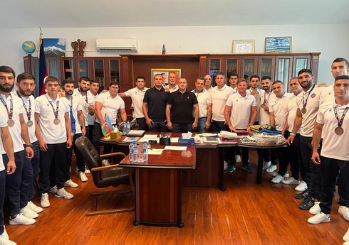 Adil Əliyev: 