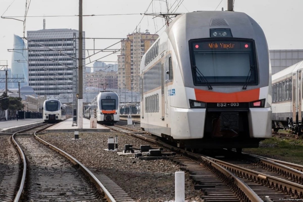 ADY qatarların hərəkətində gecikmələrin səbəblərini açıqlayıb