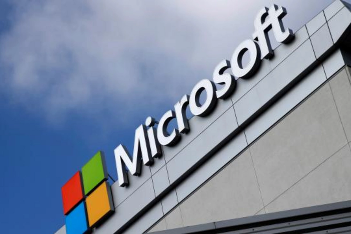 Ağ Ev Microsoft və daha 7 şirkətin xarici işçi müraciətlərini dayandırdı