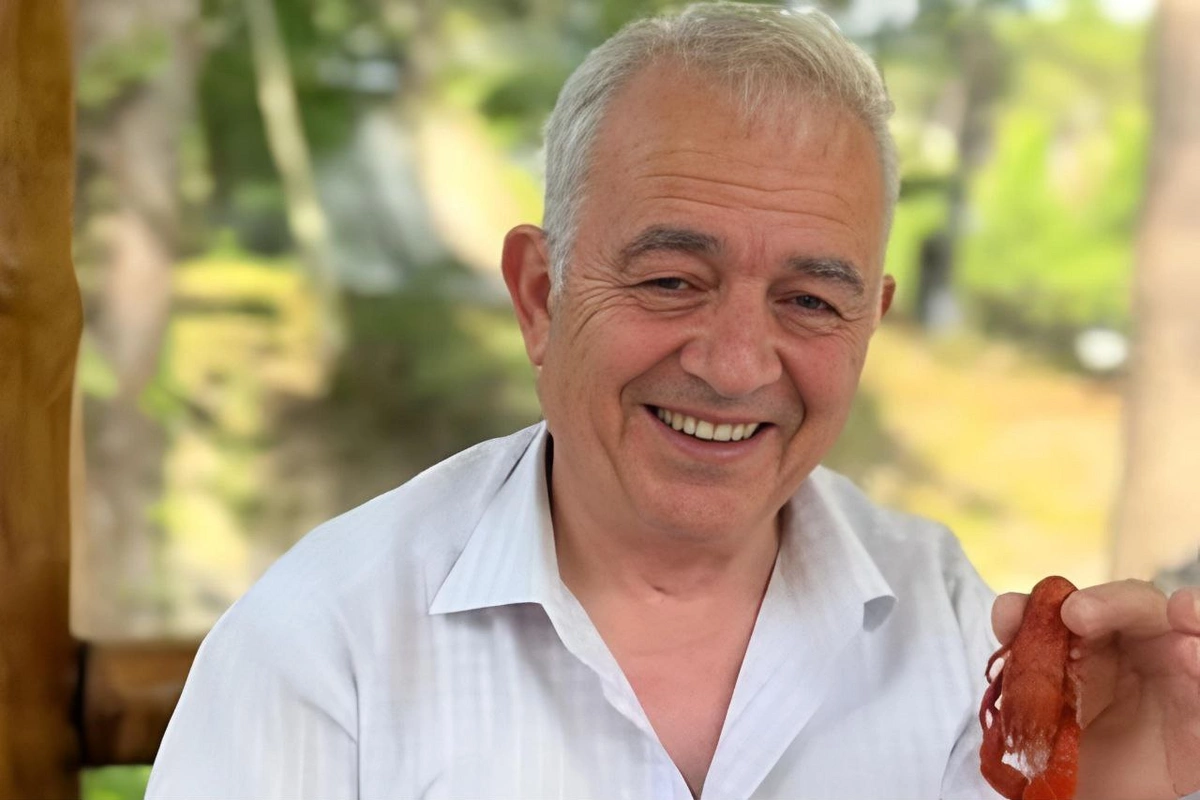 Ağacdan yıxılaraq sümükləri sınan yazıçının SON VƏZİYYƏTİ açıqlandı
