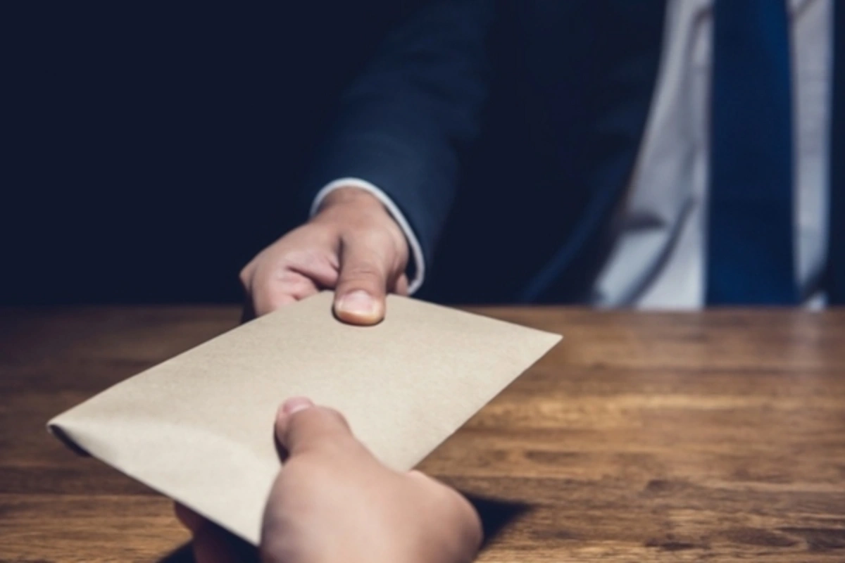 Ağdamda bağça müdiri rüşvətə görə həbs edildi