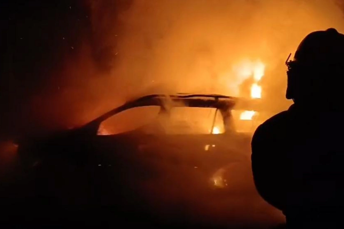 Ağdamda minik avtomobili yanıb