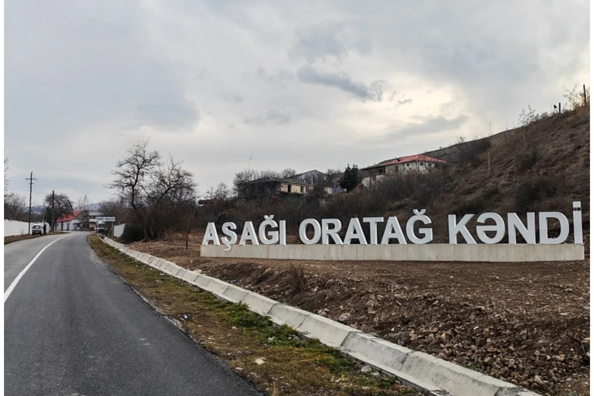 Ağdərənin Aşağı Oratağ kəndinə köçürülən ailələrə mənzillərinin açarları təqdim olunub