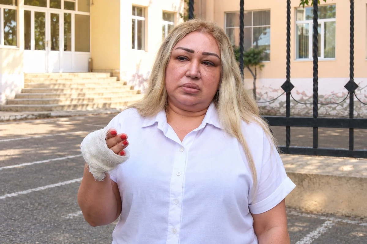 Ağstafada müəllim yoldaşı ilə dalaşan qadın: Ağstafada müəllim yoldaşı ilə dalaşan qadın:
