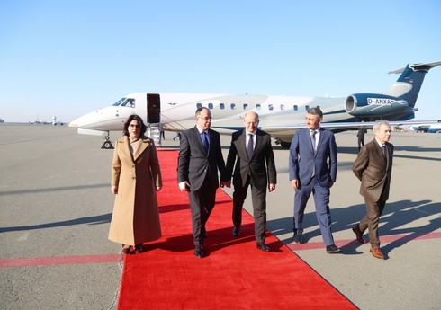 Albaniya Prezidenti Bayram Beqay Azərbaycana işgüzar səfərə gəlib
