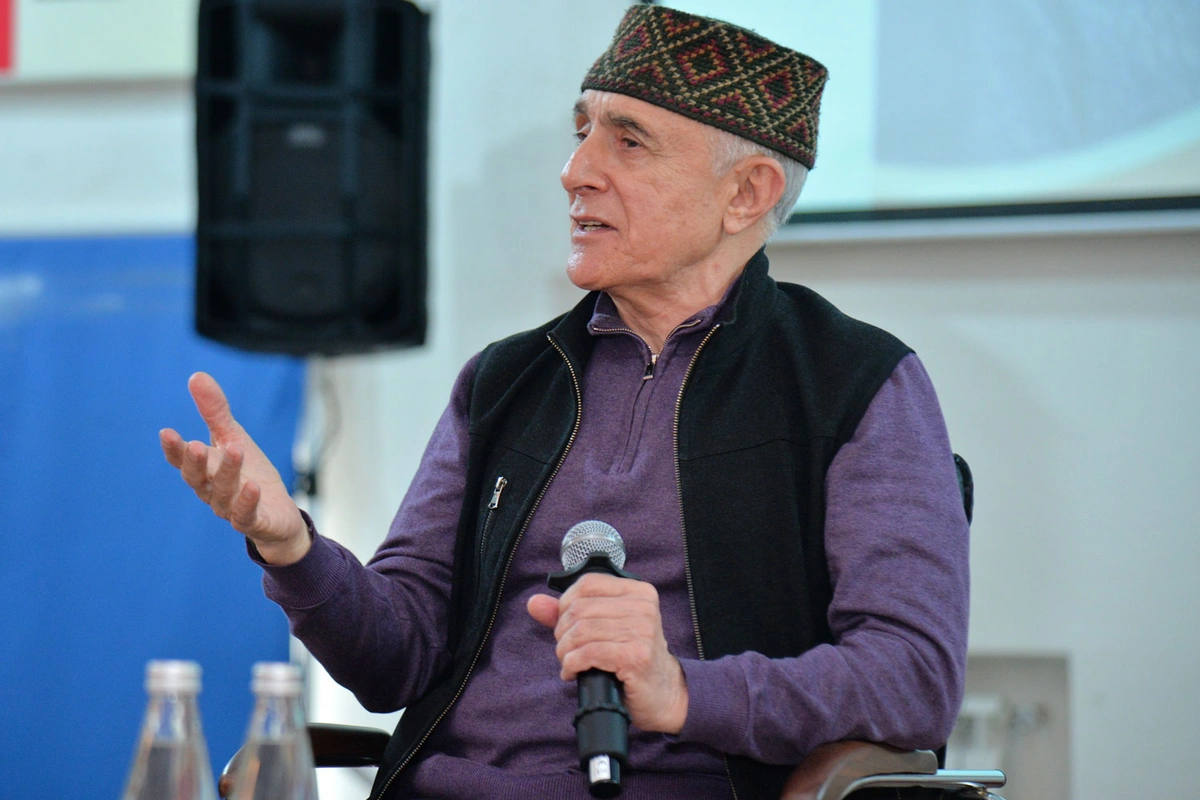 Alim Qasımov Üzeyir Mehdizadə ilə duetindən danışıb: Kim tənqid edir, özü bilər