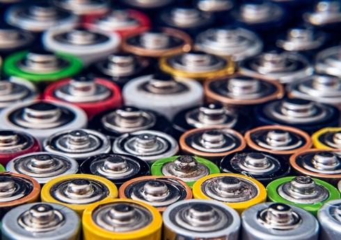 Alimlər uzun illər istifadə müddəti olan almaz akkumulyator yaradıblar