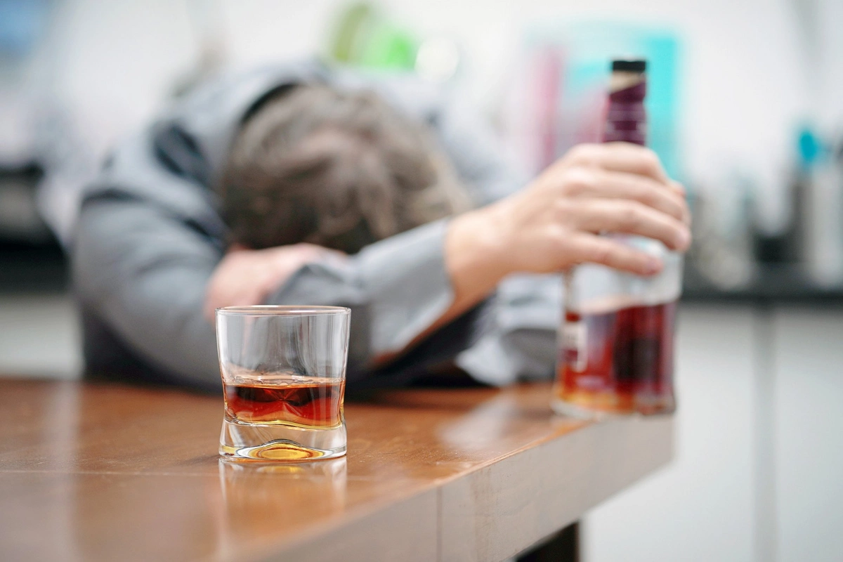 Alkoqol beyin hüceyrələrini məhv edən prosesi işə salır - Alimlərdən yeni araşdırma Alkoqol beyin hüceyrələrini məhv edən prosesi işə salır - Alimlərdən yeni araşdırma