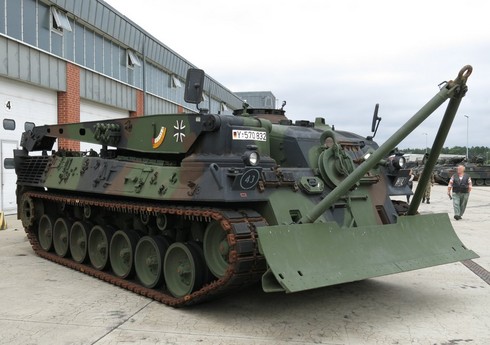 Almaniya Ukraynaya Yunanıstan və Slovakiyadan 100 tank tədarük edəcək