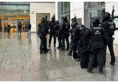 Almaniyada radiostansiyanın binasına silahlı hücum olub