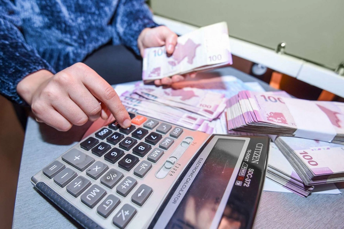 AMB: Median aylıq kirayə haqqı 1 000 manatı ötüb