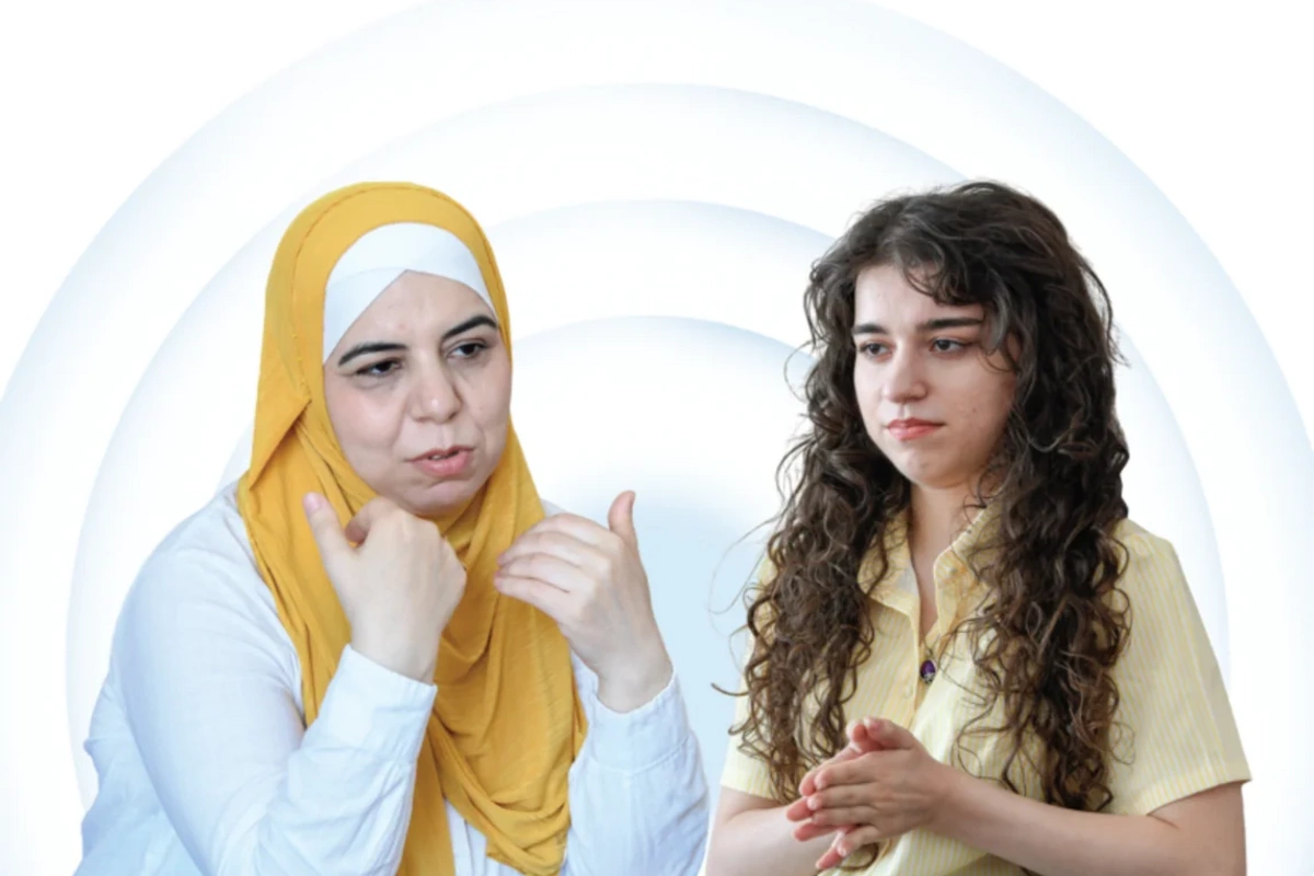 Ana qızı ilə eyni ildə ali məktəbi bitirdi: 20 il sonra gerçəkləşən arzu