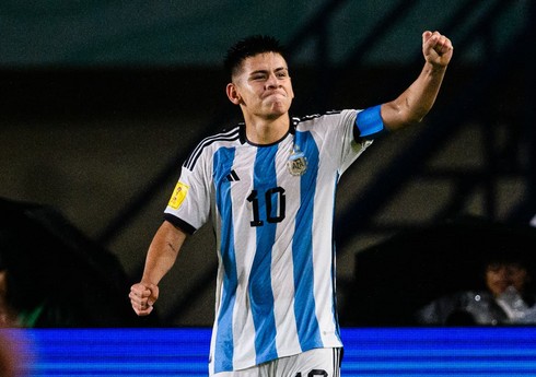 Argentinalı futbolçu “Mançester Siti” ilə 6 illik müqavilə bağlayacaq