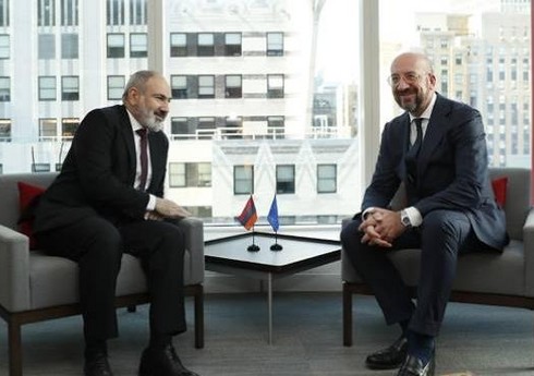 Şarl Mişel Paşinyanla görüşdə dialoqu təşviq etməyə hazır olduğunu bildirib