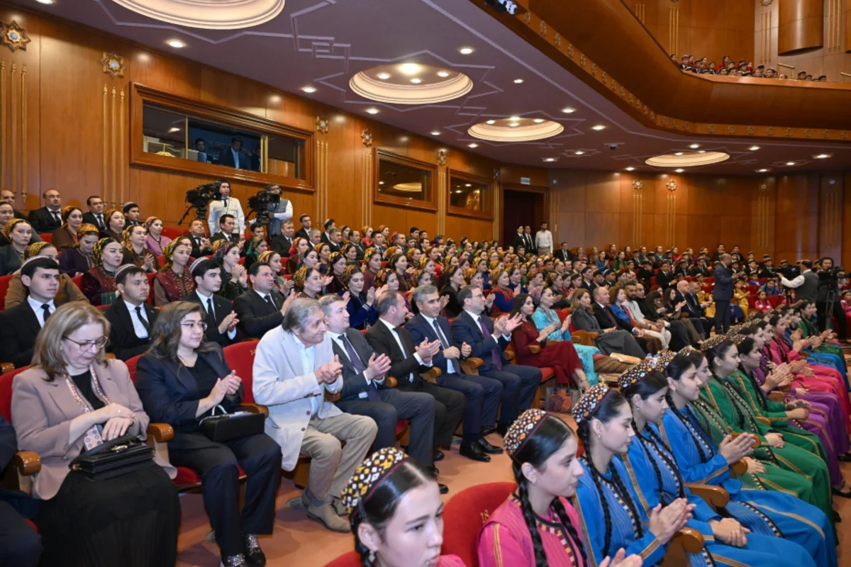 Aşqabadda Türkmənistan Dövlət Simfonik Orkestrinin konserti olub