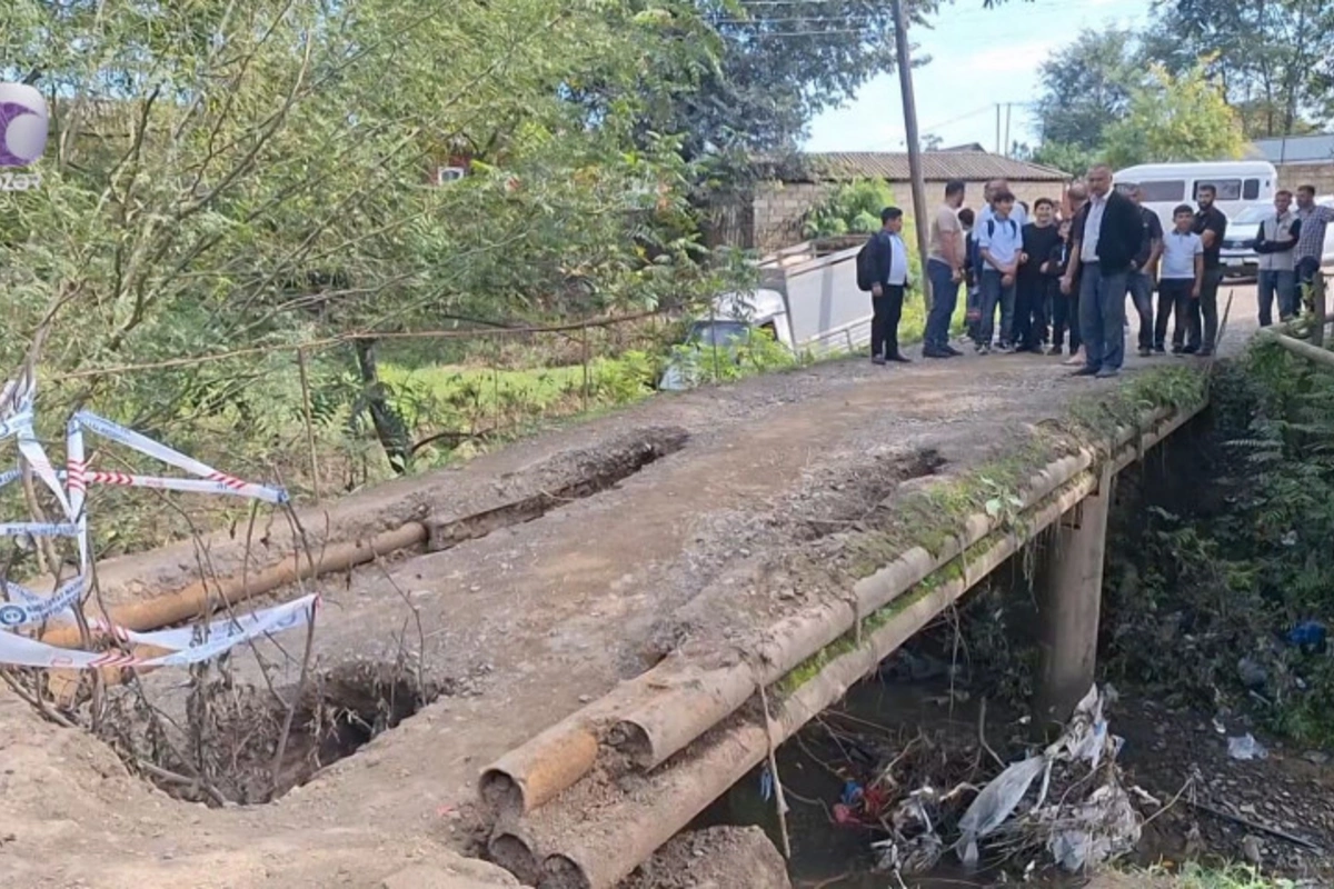 Astarada avtomobil körpüsü qəzalı vəziyyətdə