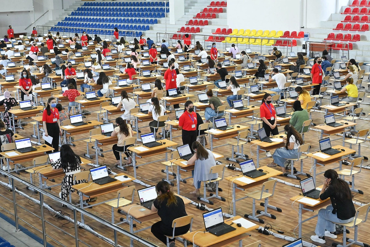 Attestasiyadan keçmiş müəllimlərin NƏZƏRİNƏ