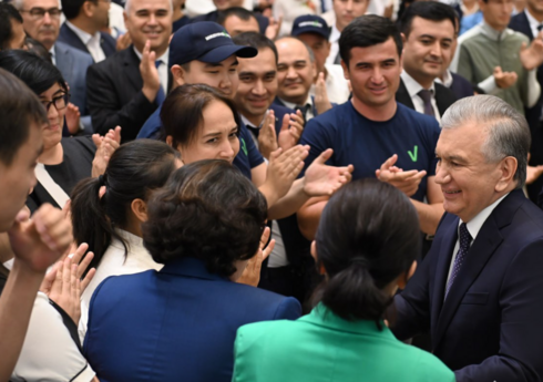Şavkat Mirziyoyev prezident seçkilərində səs verib