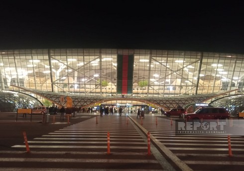 Avropa çempionu olan Azərbaycanın sərbəst güləşçiləri Bakıya qayıdıb