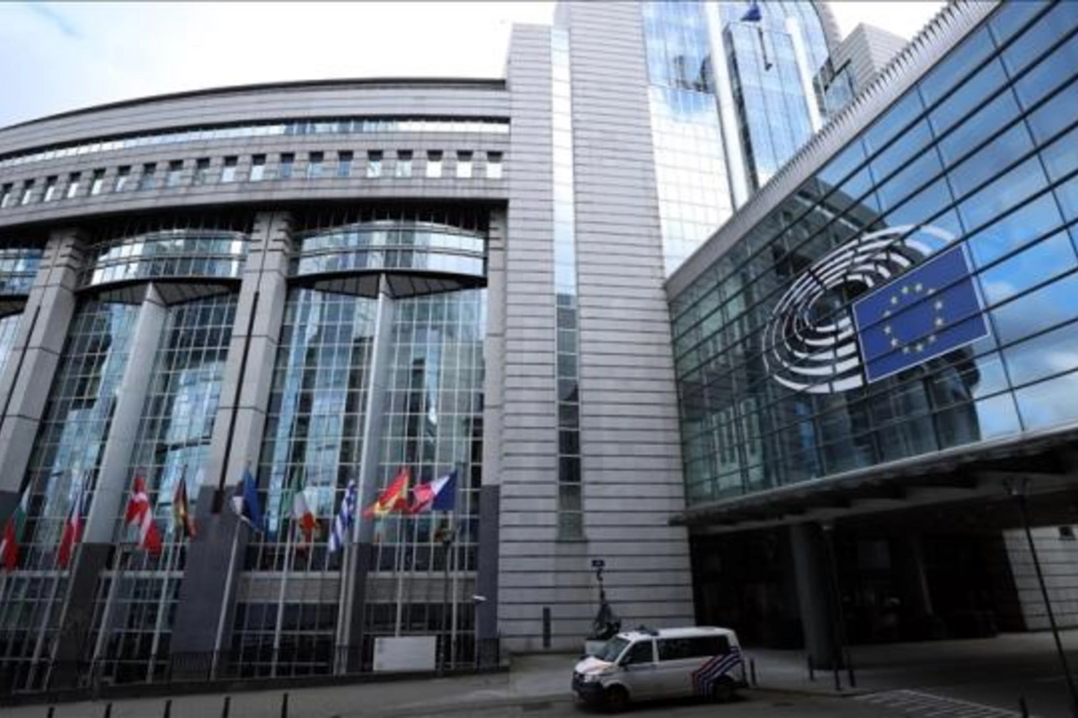 Avropa İttifaqı Rusiya vətəndaşları üçün viza qaydalarını sərtləşdirə bilər Avropa İttifaqı Rusiya vətəndaşları üçün viza qaydalarını sərtləşdirə bilər