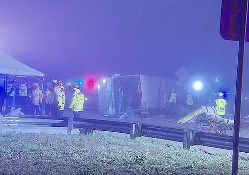 Avstraliyada avtobus qəzası zamanı 10 nəfər ölüb, 11 sərnişin yaralanıb