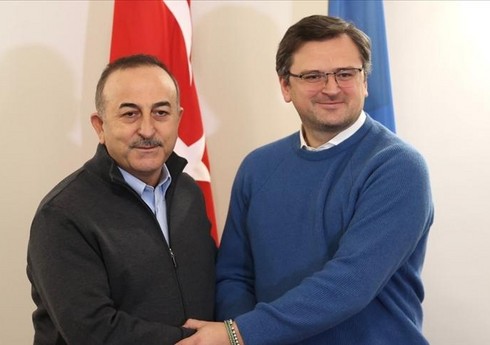 Çavuşoğlu Kuleba ilə Ukraynadakı vəziyyəti müzakirə edib