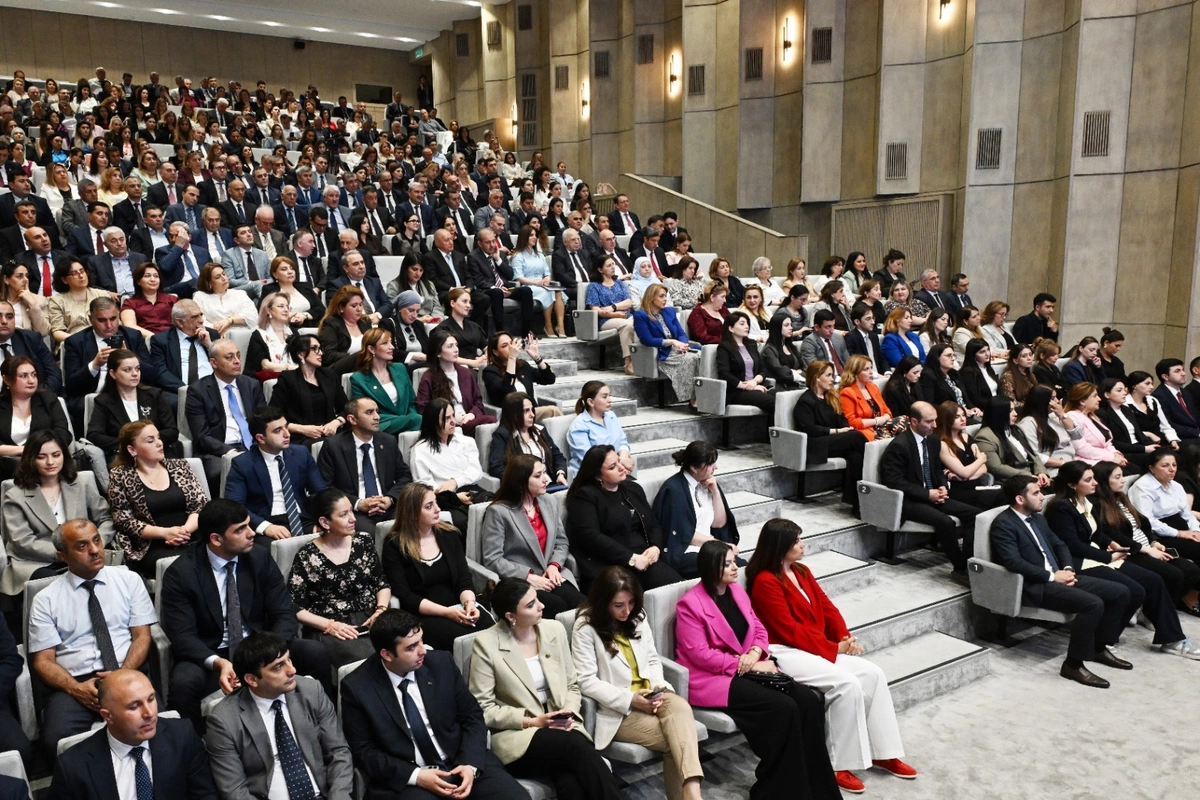 Azərbaycan Həmkarlar İttifaqları Konfederasiyasında gender məsələlərinə həsr olunan tədbir keçirilib Azərbaycan Həmkarlar İttifaqları Konfederasiyasında gender məsələlərinə həsr olunan tədbir keçirilib