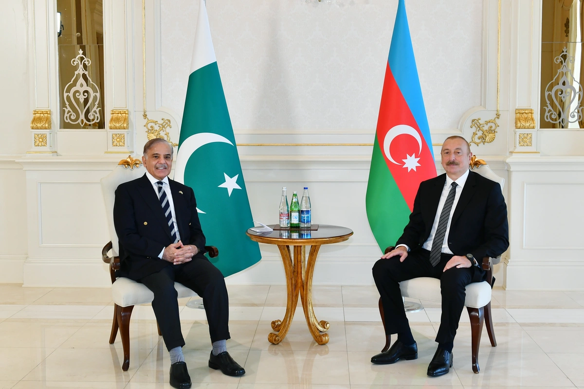 Azərbaycan Prezidenti və Pakistanın Baş naziri arasında telefon danışığı olub Azərbaycan Prezidenti və Pakistanın Baş naziri arasında telefon danışığı olub