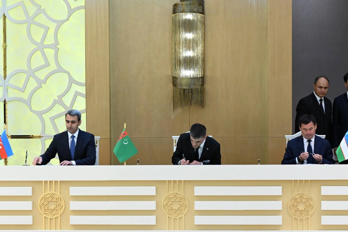Azərbaycan, Türkmənistan və Özbəkistan liderlərinin iştirakı ilə sənədlər imzalanıb