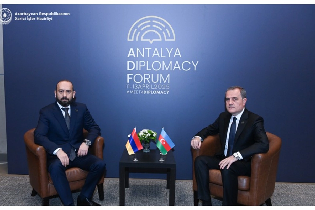 Azərbaycan və Ermənistan XİN başçıları Antalyada normallaşma prosesini müzakirə ediblər