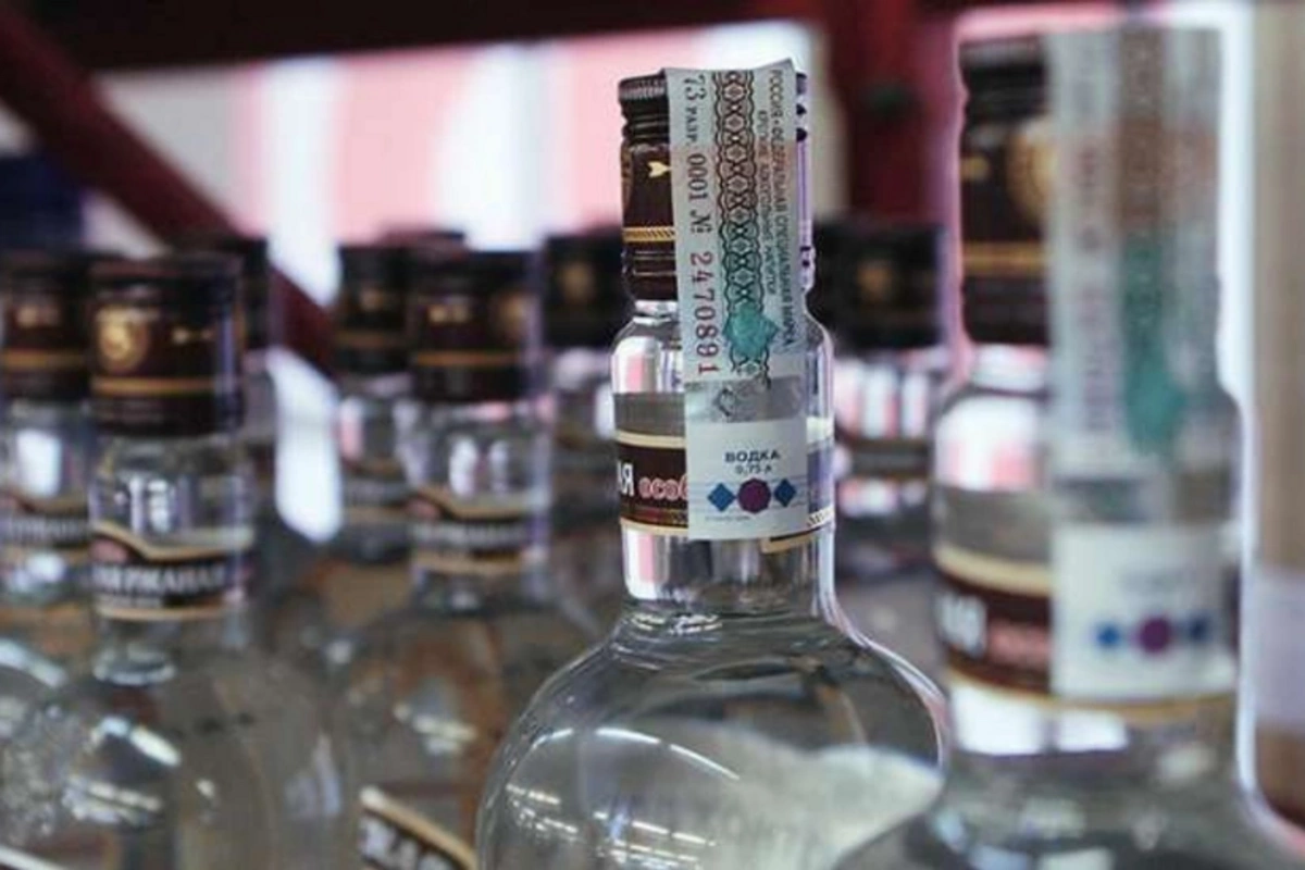 Azərbaycanda 7 ayda satışı və istehsalı dayandırılmış saxta aksiz markalı alkoqollu içkilərin həcmi məlum olub Azərbaycanda 7 ayda satışı və istehsalı dayandırılmış saxta aksiz markalı alkoqollu içkilərin həcmi məlum olub