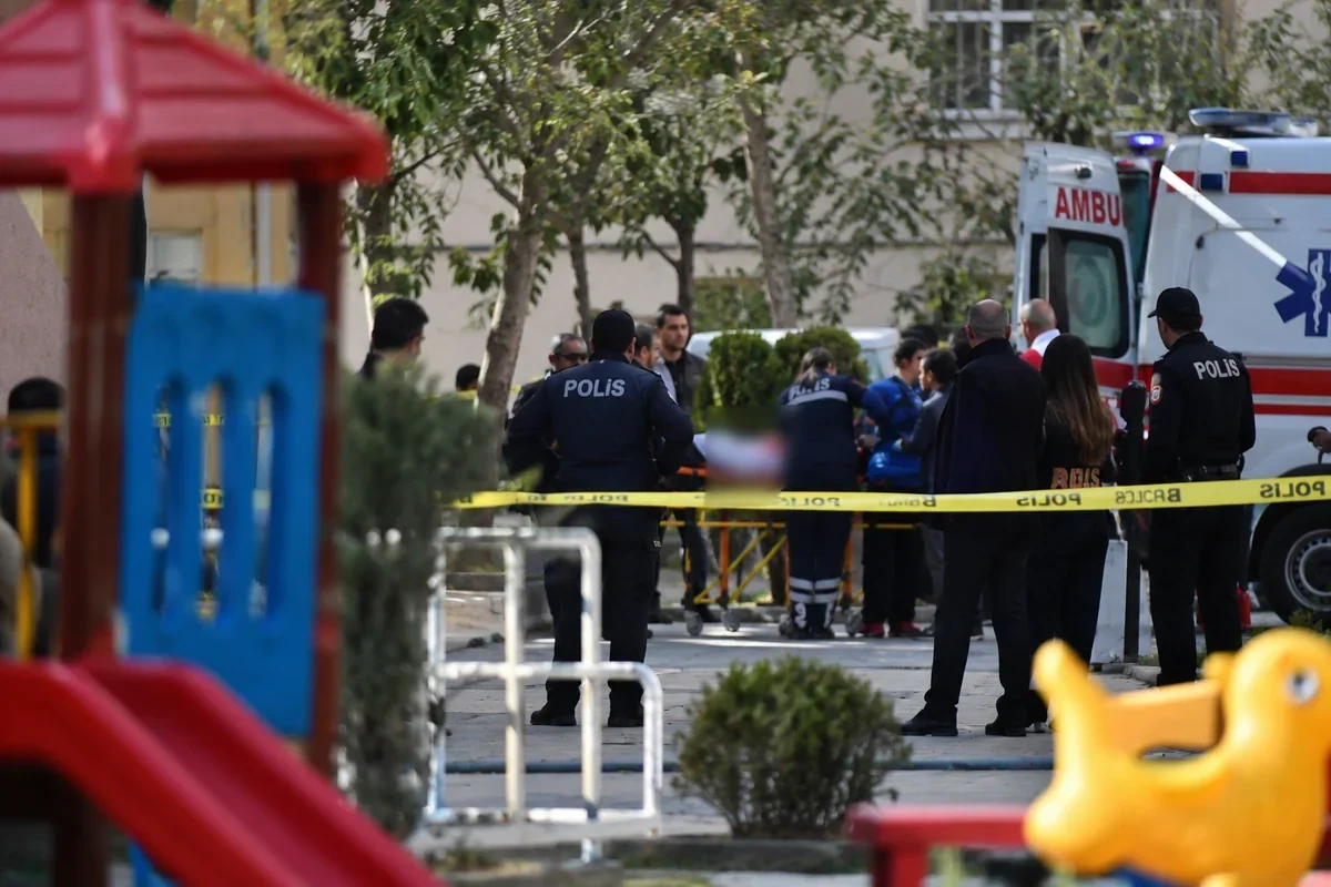 Azərbaycanda uşağını bağçaya aparan ana hücuma məruz qaldı: Üç yaşlı oğlu bıçaqlandı