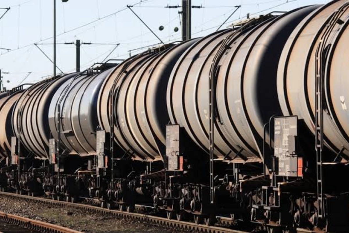 Azərbaycandan Ermənistana göndərilən 900 tona yaxın dizel yanacağı Bakıdan yola düşüb