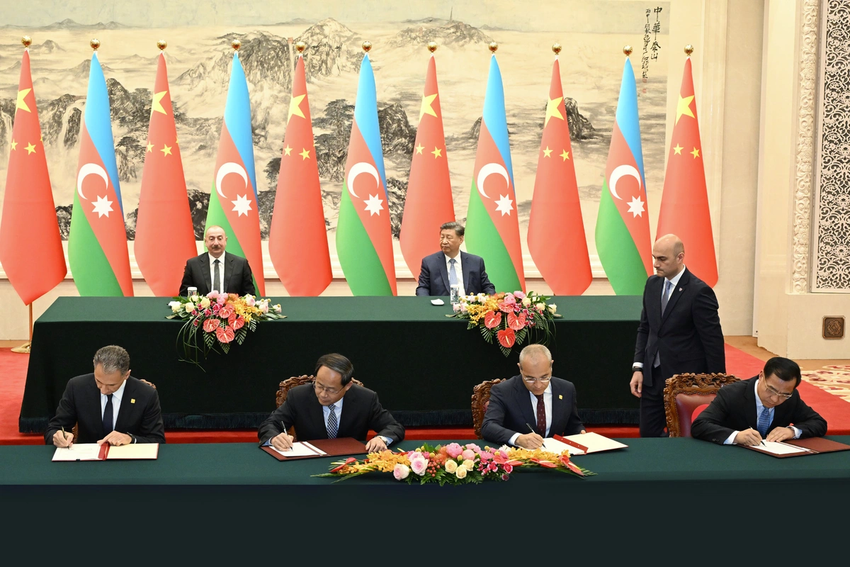 Azərbaycanla Çin hərtərəfli strateji tərəfdaşlıq əlaqələrinin qurulması haqqında Birgə Bəyanat imzalayıb