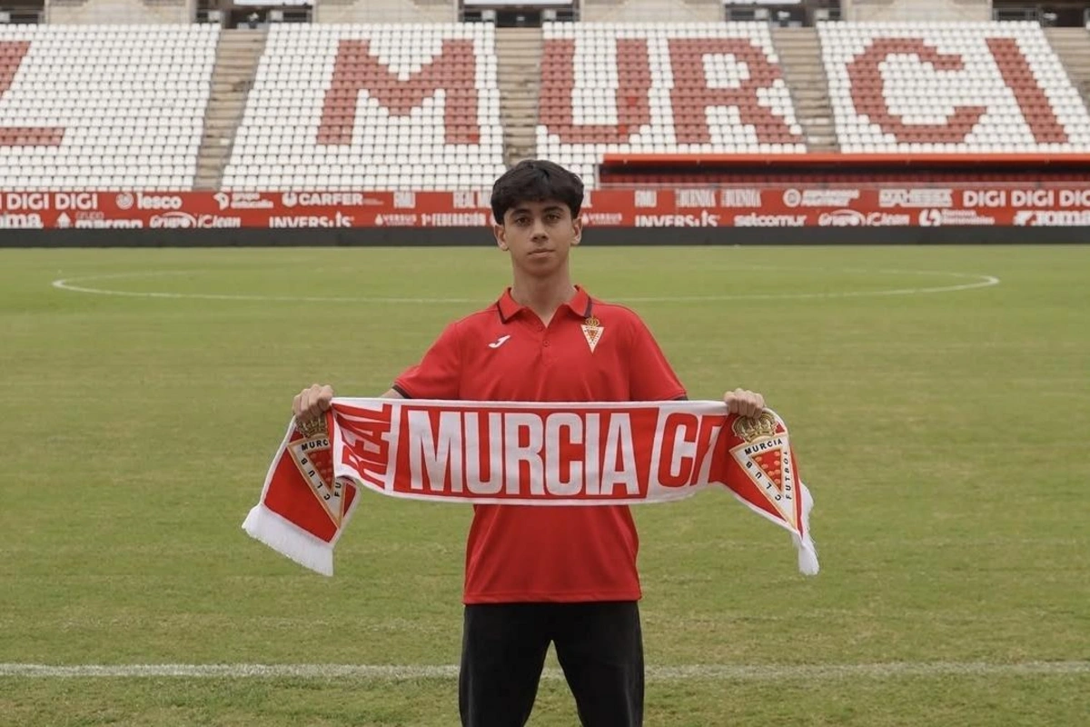 Azərbaycanlı futbolçu İspaniya klubu ilə 3 illik müqavilə imzaladı