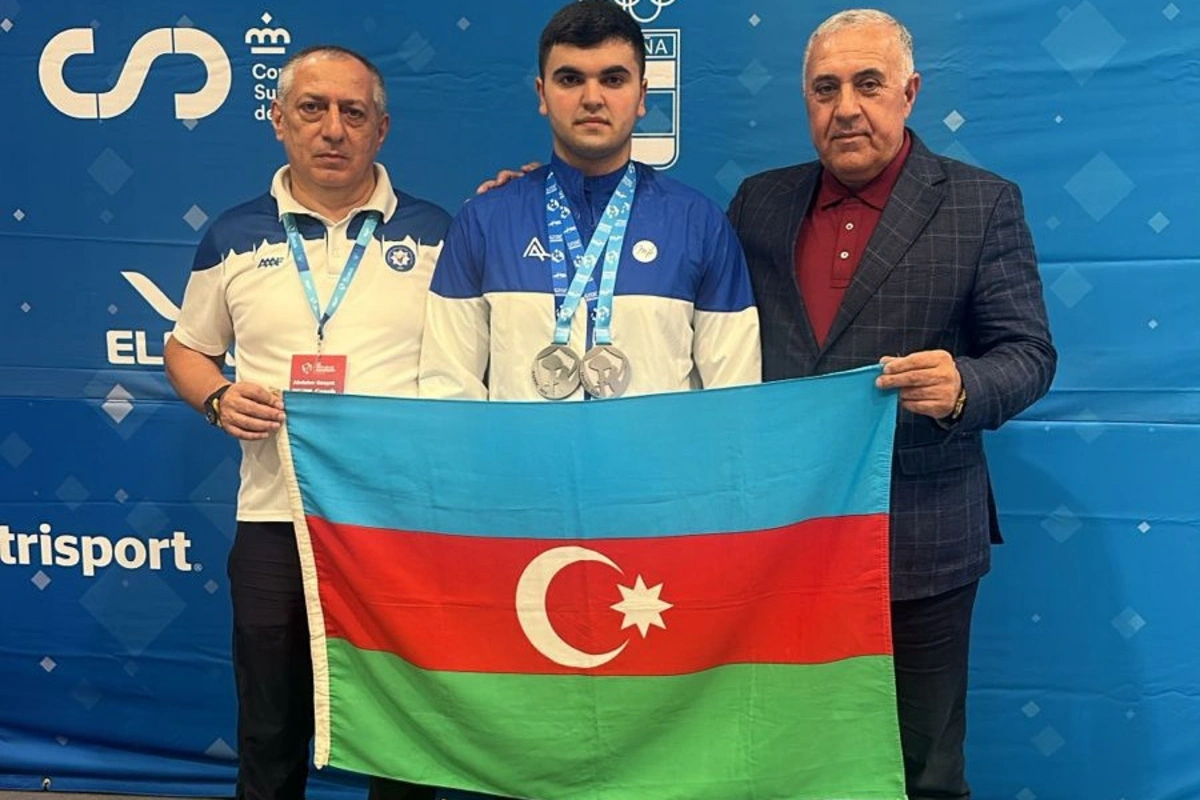 Azərbaycanlı idmançı Avropa çempionatında iki gümüş medala sahib çıxıb