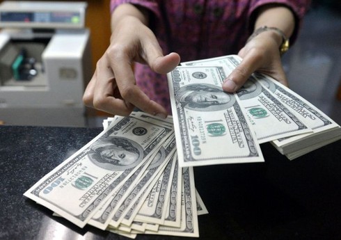 Azərbaycan I yarımildə xalis maliyyə öhdəliklərini 2 milyard dollardan çox azaldıb