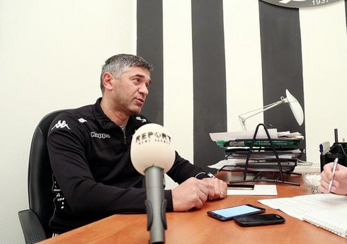 Azərbaycan millisinin baş məşqçisi: 