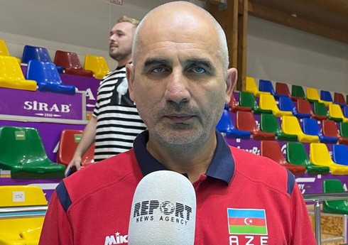 Azərbaycan millisinin baş məşqçisi: 