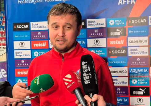 Azərbaycan millisinin baş məşqçisi: 