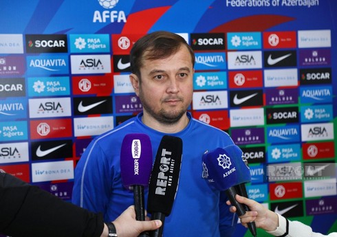 Azərbaycan millisinin baş məşqçisi: 