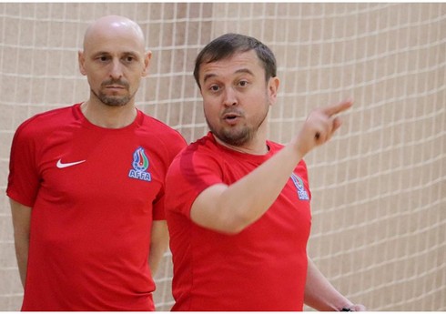 Azərbaycan millisinin baş məşqçisi: Komandanın fiziki hazırlığından razı deyiləm