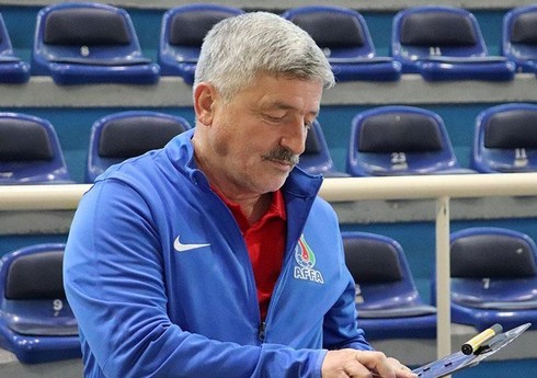 Azərbaycan millisinin baş məşqçisi: 
